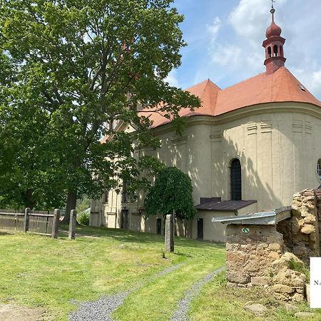 Na Nebi 187 Aparthotel Bečov nad Teplou Exterior foto