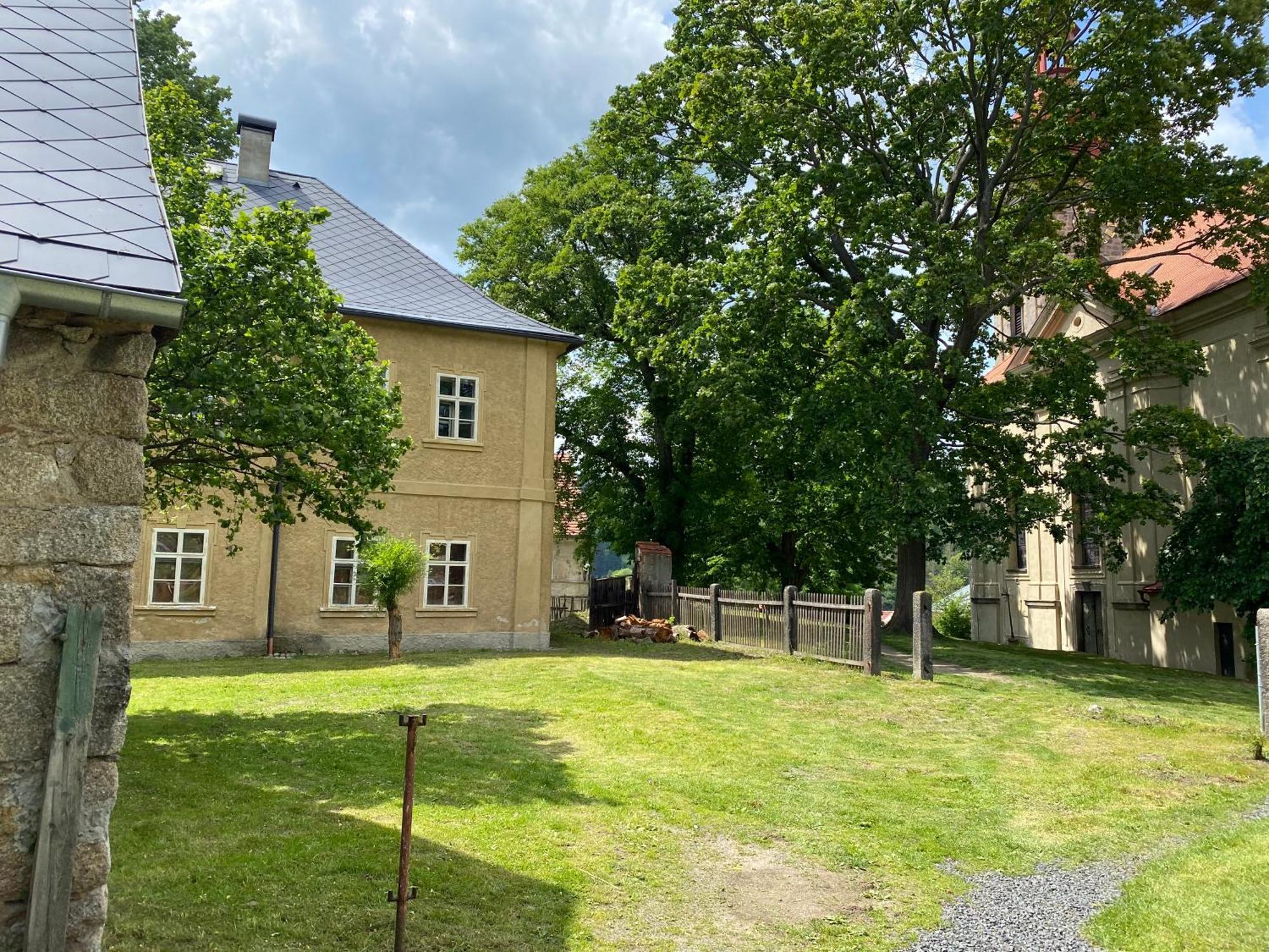 Na Nebi 187 Aparthotel Bečov nad Teplou Exterior foto