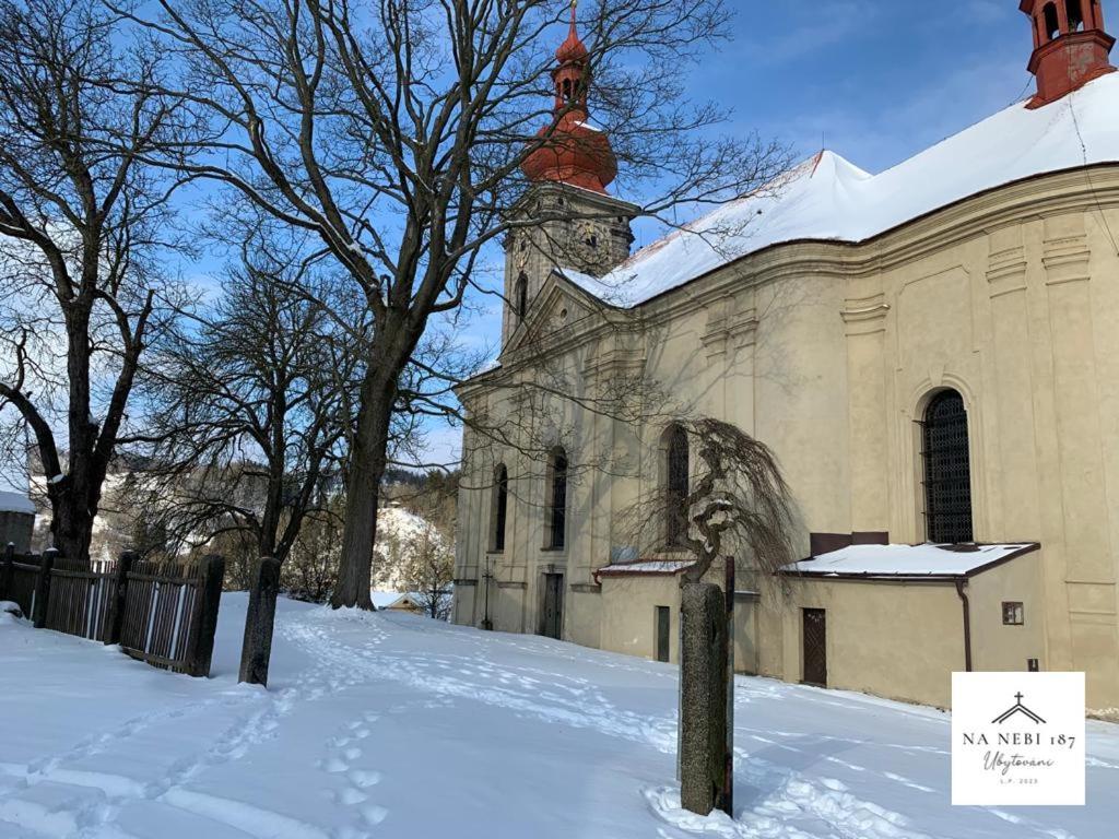 Na Nebi 187 Aparthotel Bečov nad Teplou Exterior foto