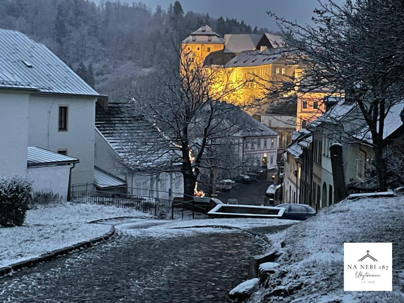 Na Nebi 187 Aparthotel Bečov nad Teplou Exterior foto