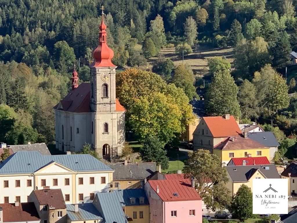 Na Nebi 187 Aparthotel Bečov nad Teplou Exterior foto